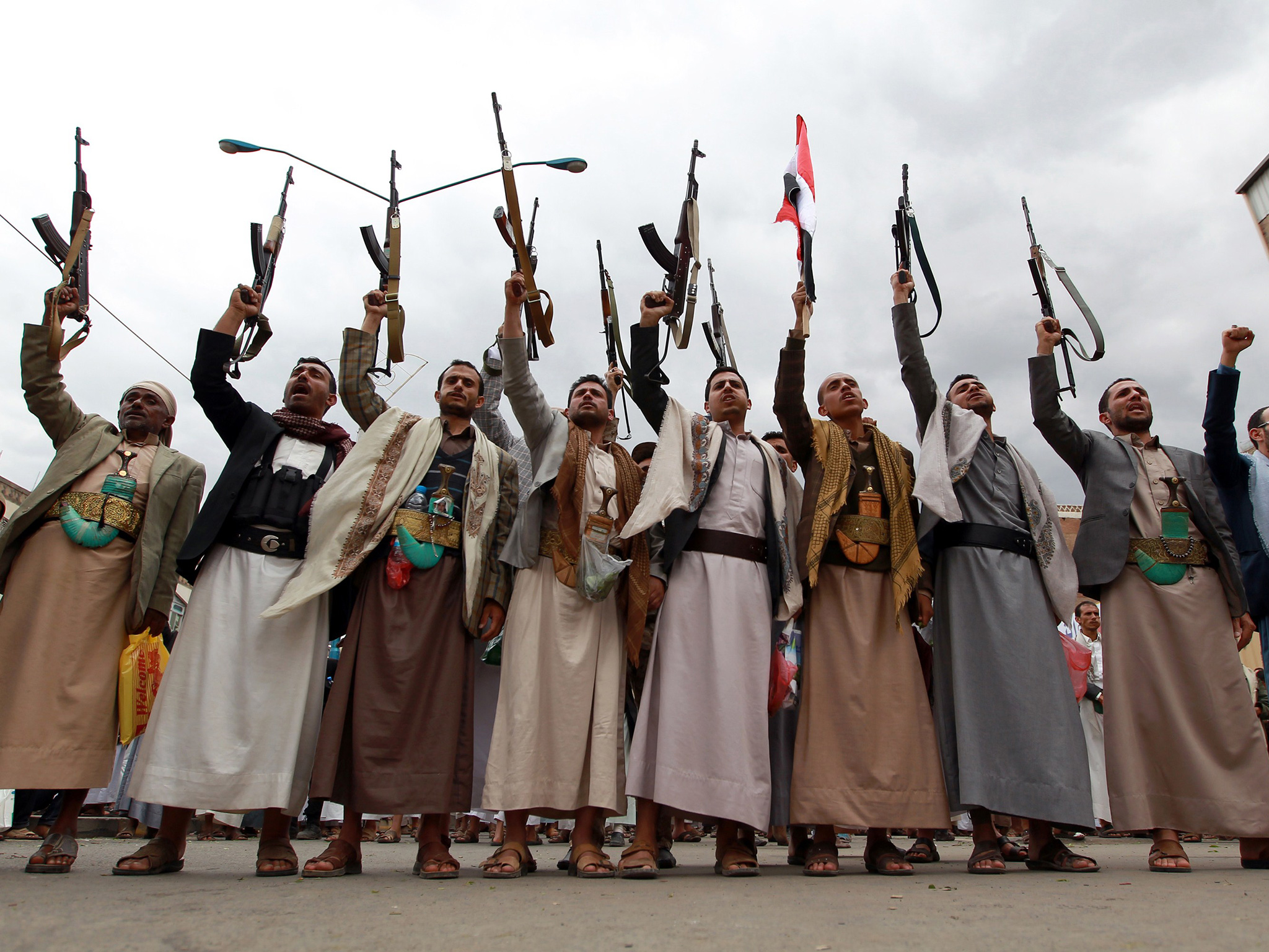 صورة أرشيفيفية لبعض المسلحين التابعين لمليشيا الحوثي