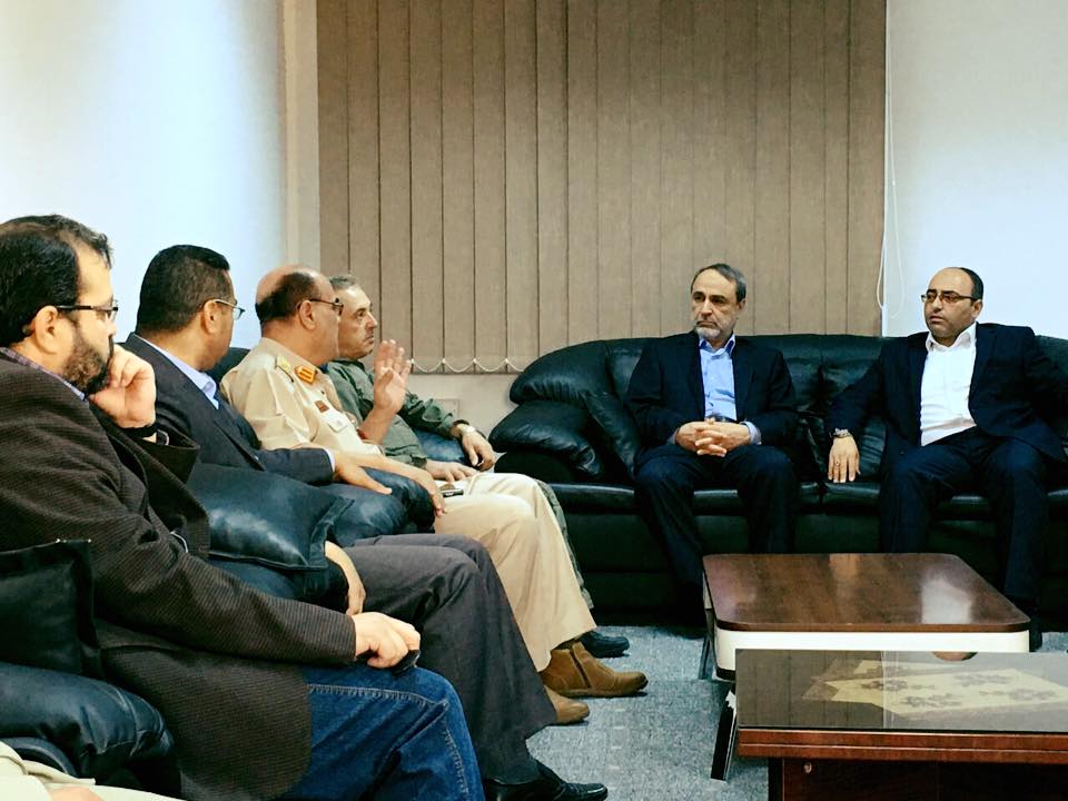 جانب من اجتماع رئيس مجلس الدولة الاستشاري مع أمر غرفة عمليات المنطقة العسكرية بين سرت و مصراتة