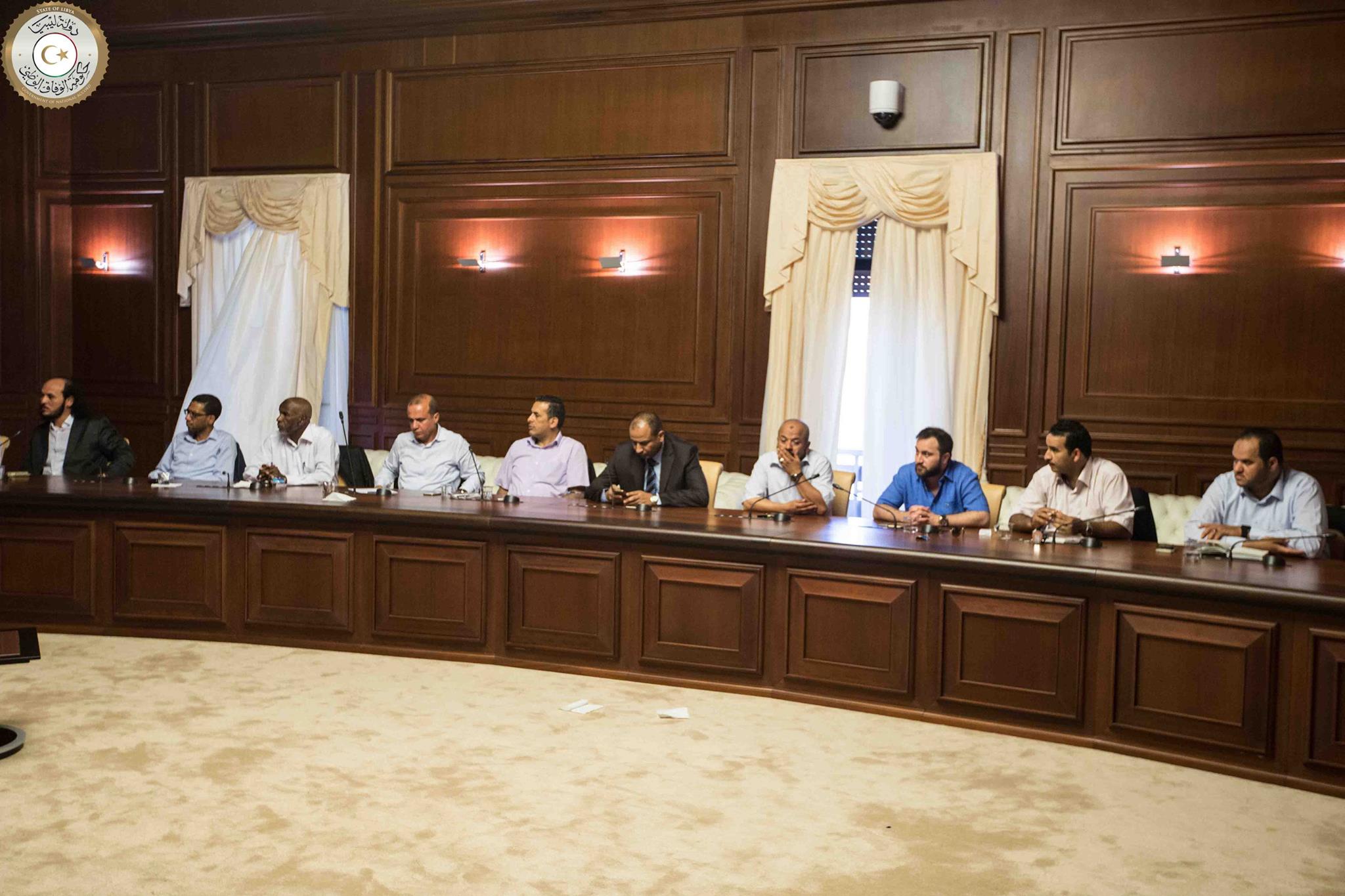 صورة أرشيفية لاجتماع المجلس الرئاسي مع عدد من النواب المؤيدين لحكومة الوفاق
