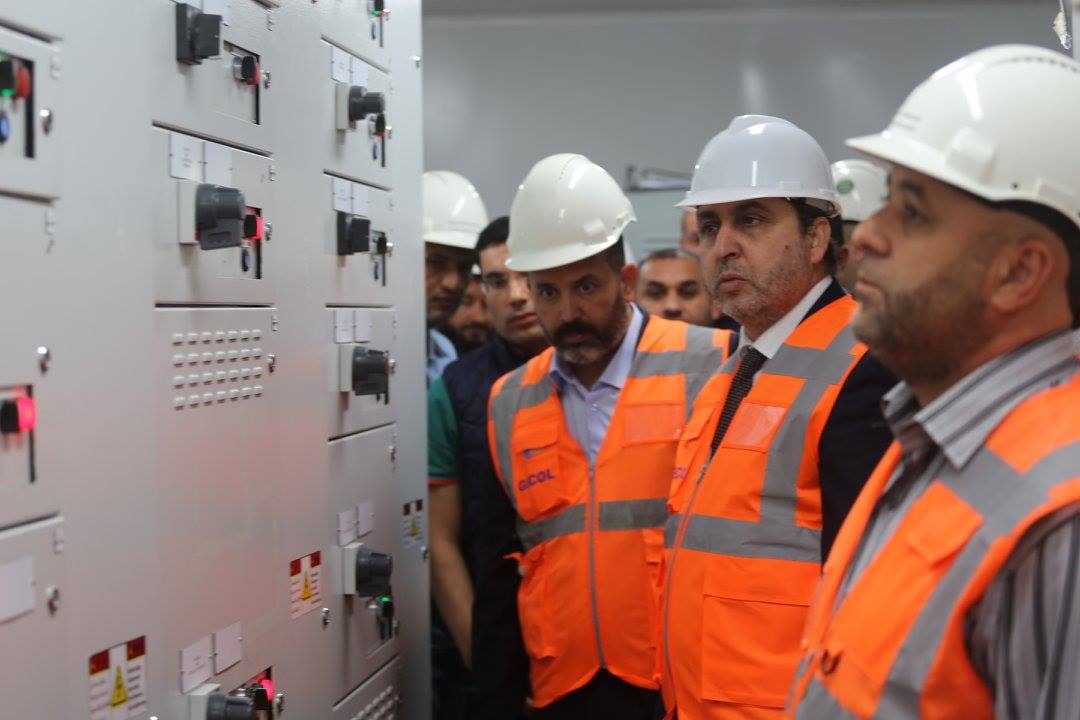 الغويل يتفقد مرافق جانب من احتفالية افتتاح مشروع محطة كهرباء الخمس الإستعجالي