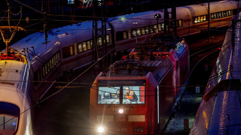 An agreement to end the strike of railway workers in Germany stipulates a 35-hour work week