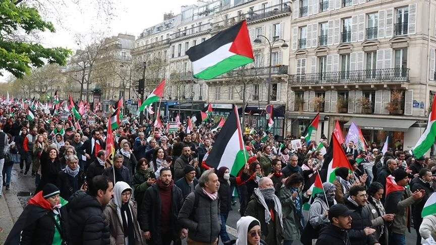 Paris.. Demonstrators demand “an immediate ceasefire in Gaza”