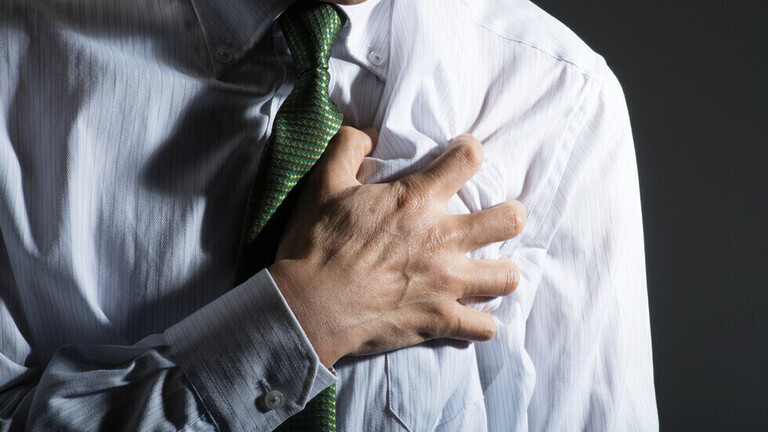 Why do heart rhythm problems tend to occur early in the morning?