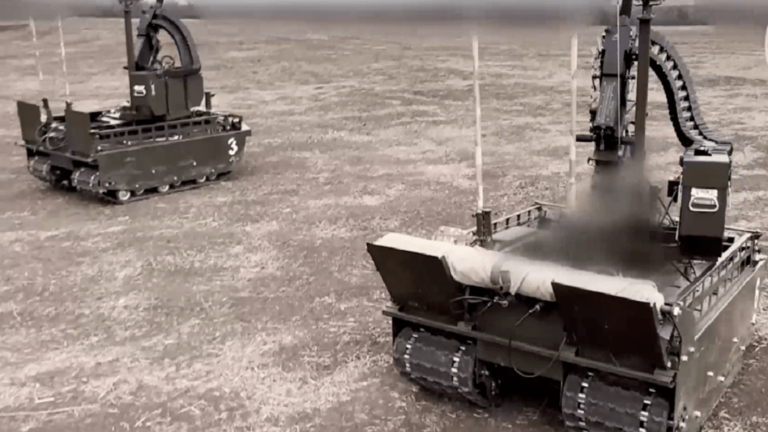 Russian Defense unveils a new tracked combat robot