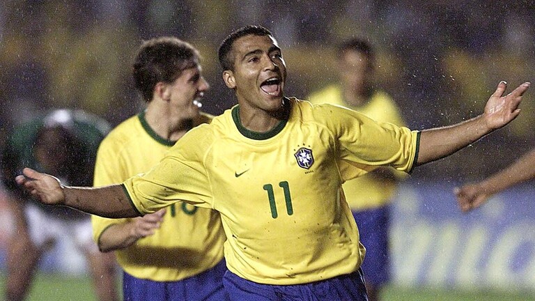 At the age of 58, Brazilian Romario retires and returns to the field