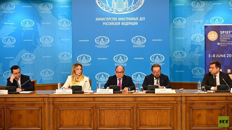 Ambassadors of more than 50 countries attend a presentation to the Petersburg International Economic Forum