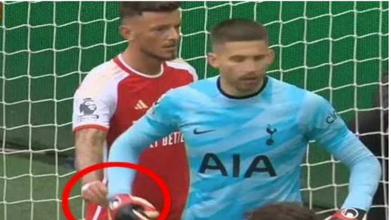 Arsenal defender uses a strange trick to help his team score against Tottenham