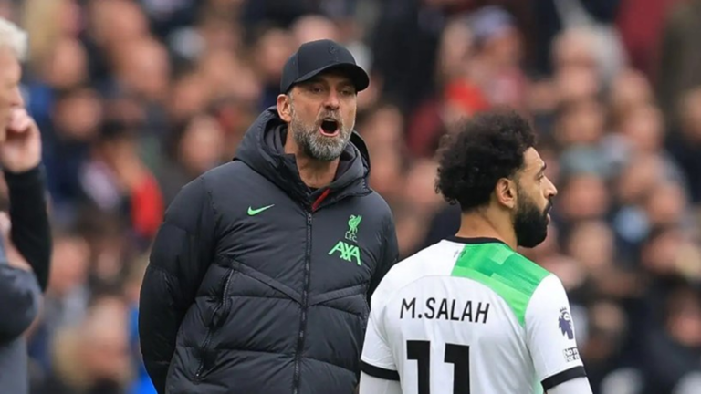 “I will get a red card.” A lip reader reveals what Salah said to Klopp during their argument