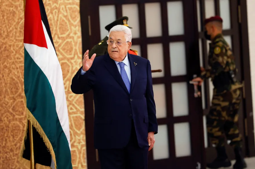 Abbas calls on donor countries to support the new Palestinian government