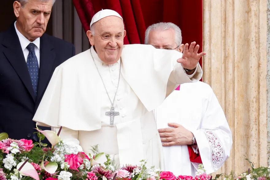 On Easter Sunday, Pope Francis calls for a ceasefire in Gaza