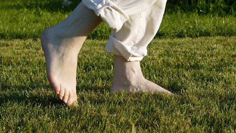 A physician factors out the advantages of strolling barefoot