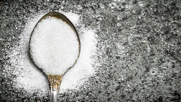 A Japanese spoon helps you cut back your salt consumption