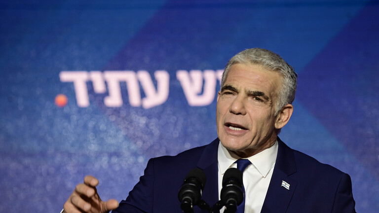 Lapid: The phrases of Netanyahu’s advisor show Israel’s approval of the deal, and any retreat is tantamount to a “demise sentence for the prisoners.”