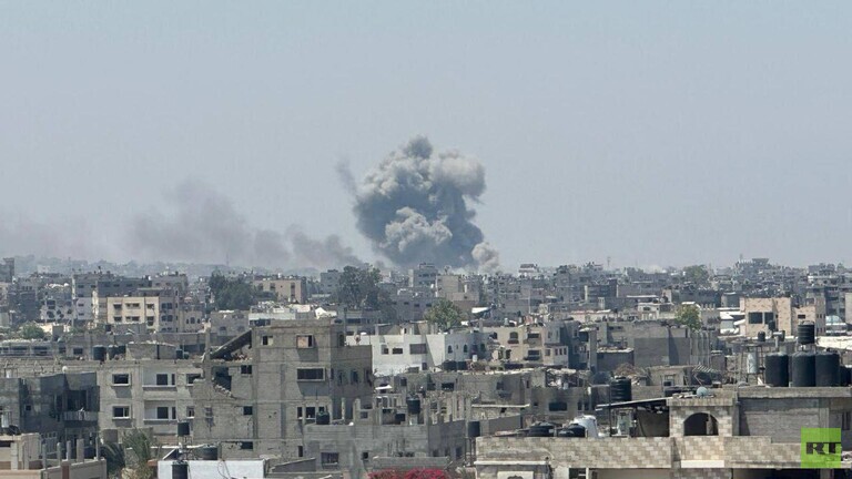 Steady artillery and air bombardment targets the Al-Shuja’iya neighborhood, and media sources speak about a navy incursion into the neighborhood