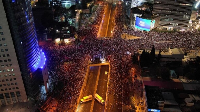 Hundreds of Israelis reveal to deliver down Netanyahu authorities, demand quick prisoner swap deal