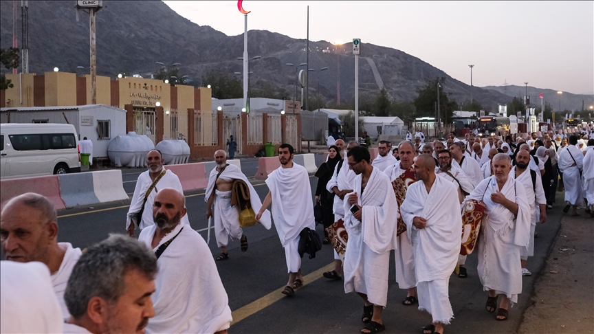 Saudi Arabia: The completion of the delegation of pilgrims to Mina and the start of their escalation towards Arafat