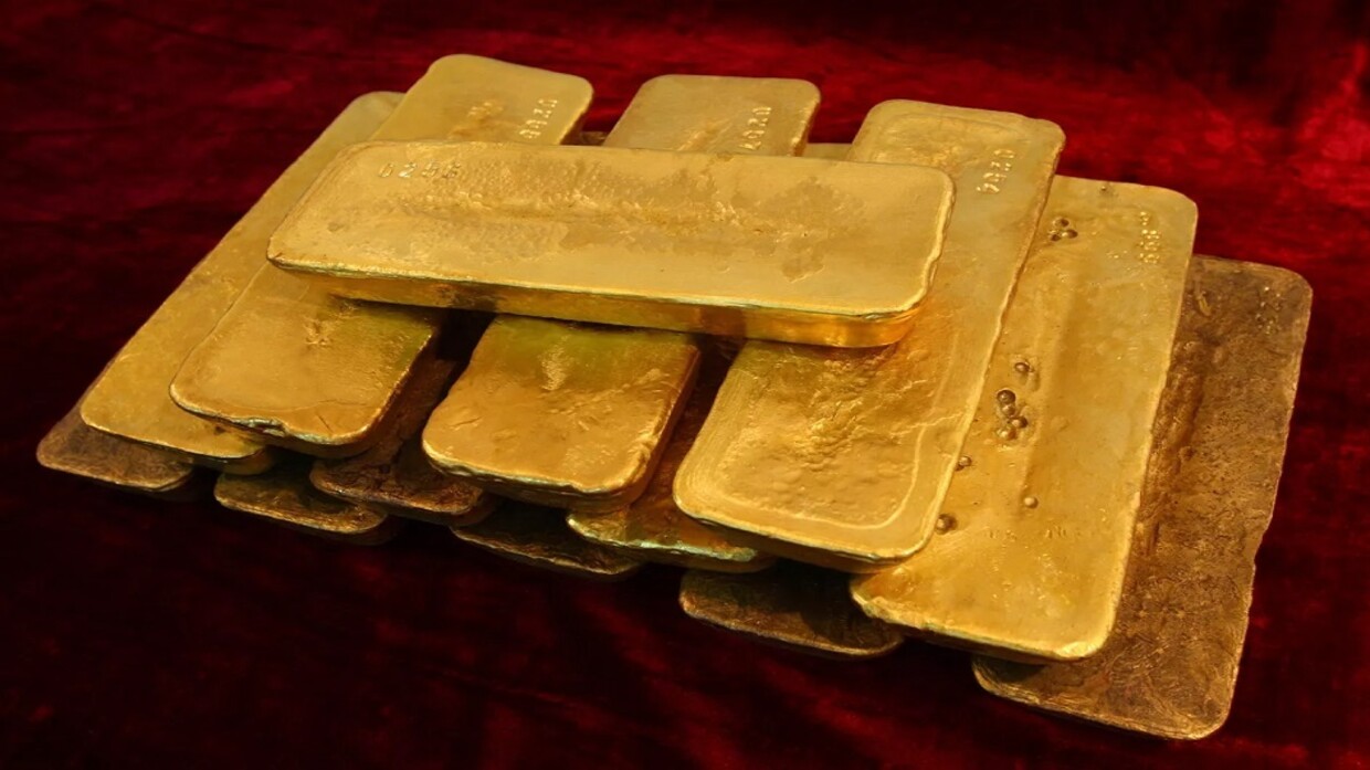 Egypt.. Lawsuit against a major bank and a woman accused of seizing 100 gold bars