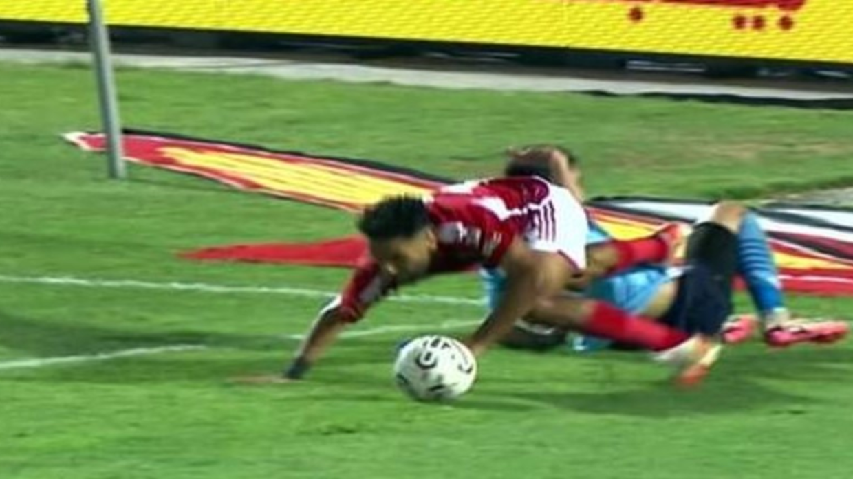 Refereeing expert admits that the penalty kick awarded to Al-Ahly against Pyramids was illegal