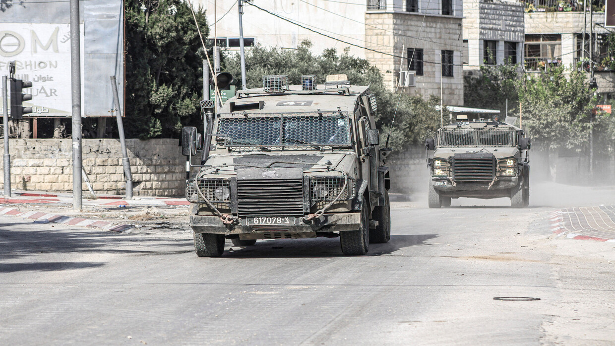 Israeli army launches raids and arrests in the West Bank