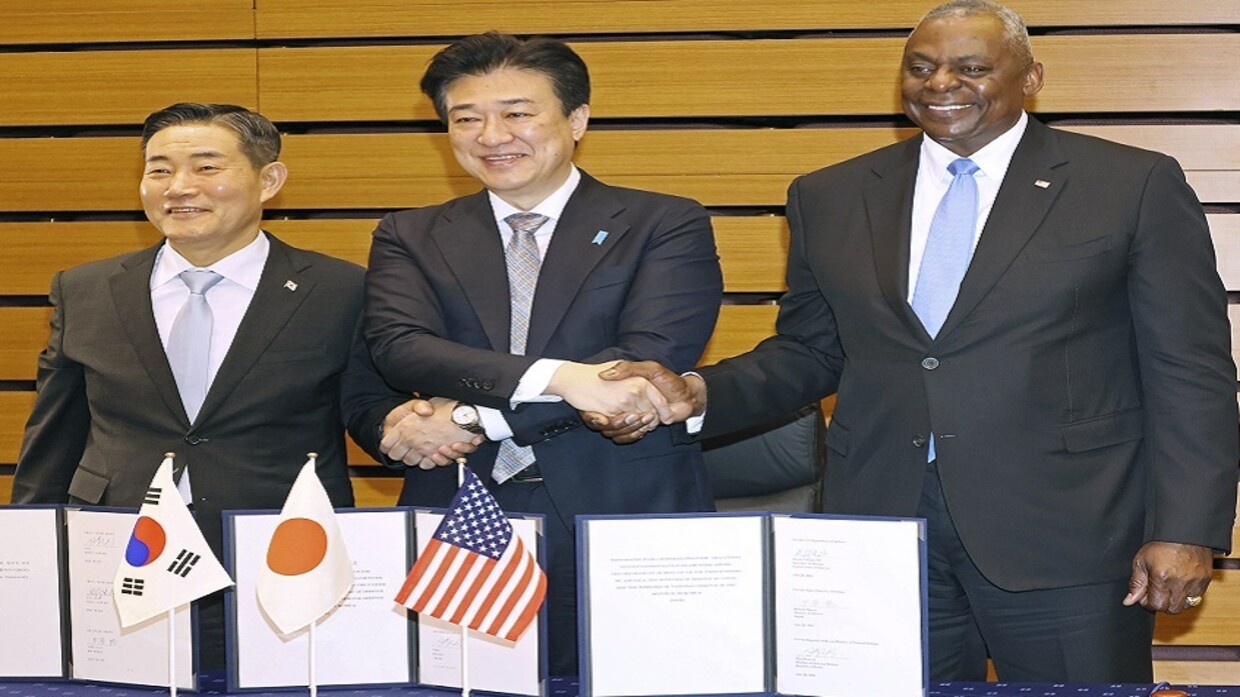 US, Japanese, South Korean Defense Ministers Sign Memorandum of Cooperation