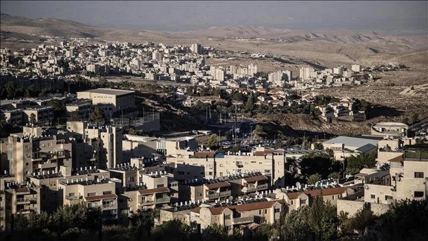 Israeli army confiscates 441 dunums of land in central West Bank