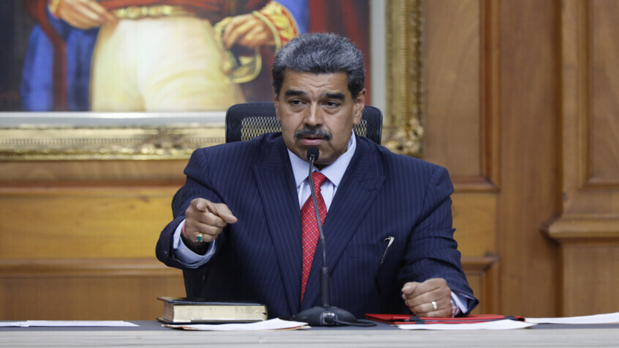 US and European lawmakers threaten Maduro with impeachment and trial if he does not leave