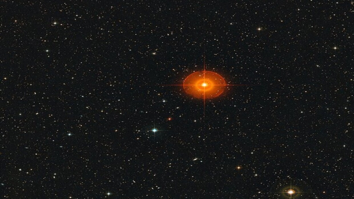 Exploring the Magnificence of a Massive Red Giant Star: Astronomers Unveil Breathtaking New Details