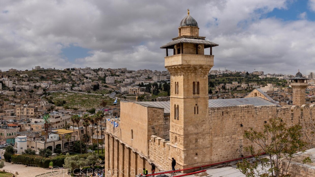 Silenced Sanctum: Israeli Lockdown Chokes Ibrahimi Mosque, Spiritual Lifeline of Hebron