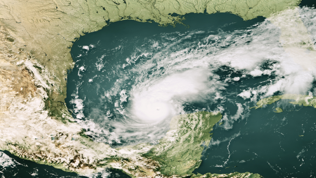 “A magical phenomenon.” The Florida sky turns purple before Hurricane Milton