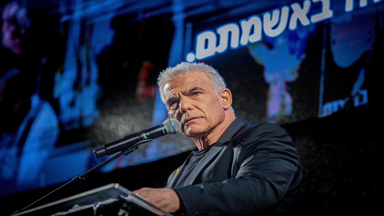 Lapid: Israel needs to end the war immediately in exchange for releasing all the hostages at once