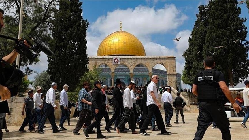 For the second day… hundreds of settlers storm Al-Aqsa Mosque