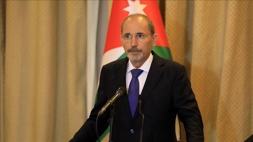 Al-Safadi stresses to Blinken the need to stop Israel’s “aggression” against Gaza and Lebanon