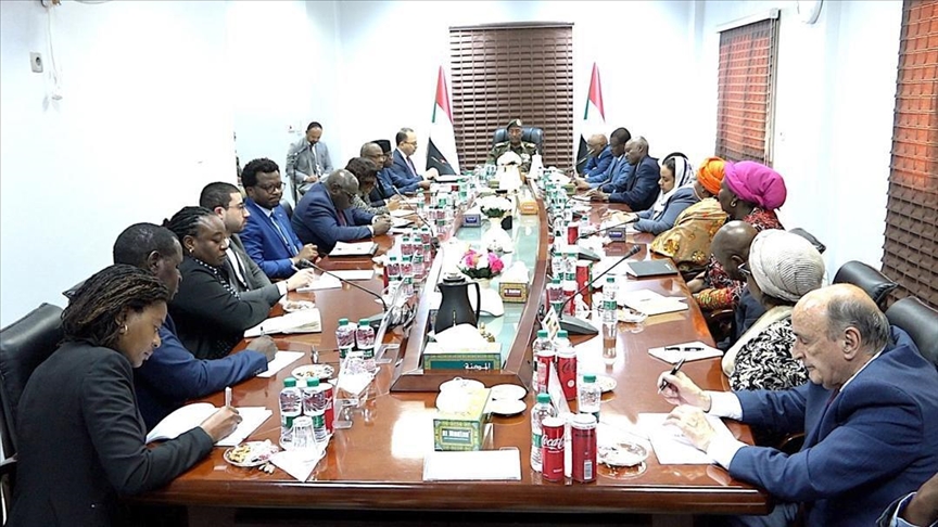 Al-Burhan to an African delegation: Sudan faces “new colonialism”