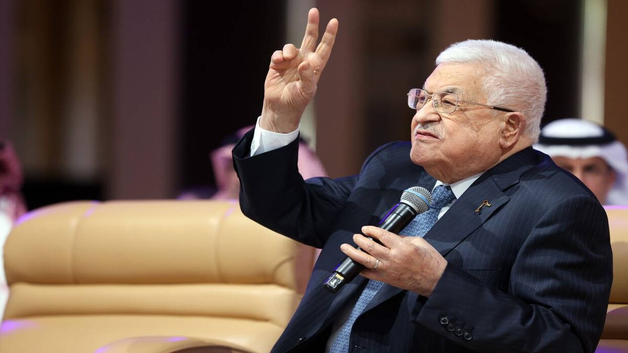 The Palestinian President visits Egypt to meet Sisi and discuss ways to stop the war