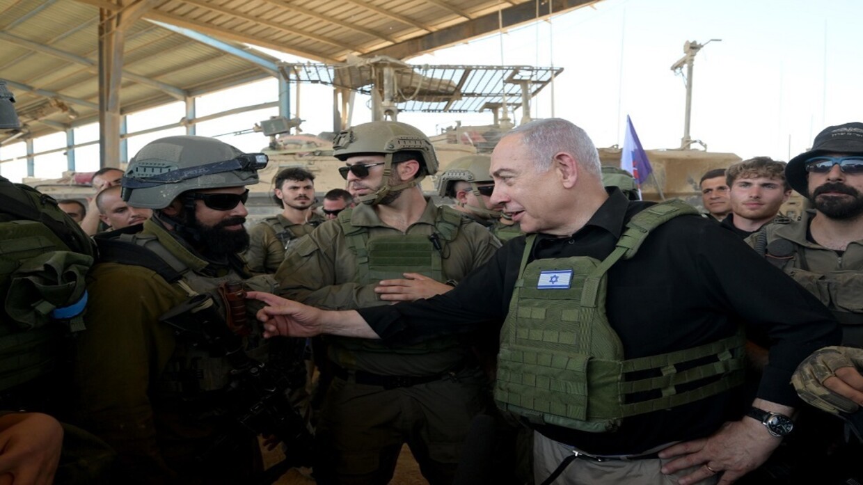 It coincided with the firing of 100 shells.. Netanyahu denies changing the course of his visit to the border with Lebanon and threatens the Lebanese factions