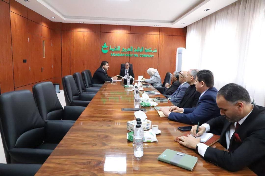 مجلس النواب يناقش مع مؤسسة النفط ملفات المحروقات والمصافي وغياب الميزانية