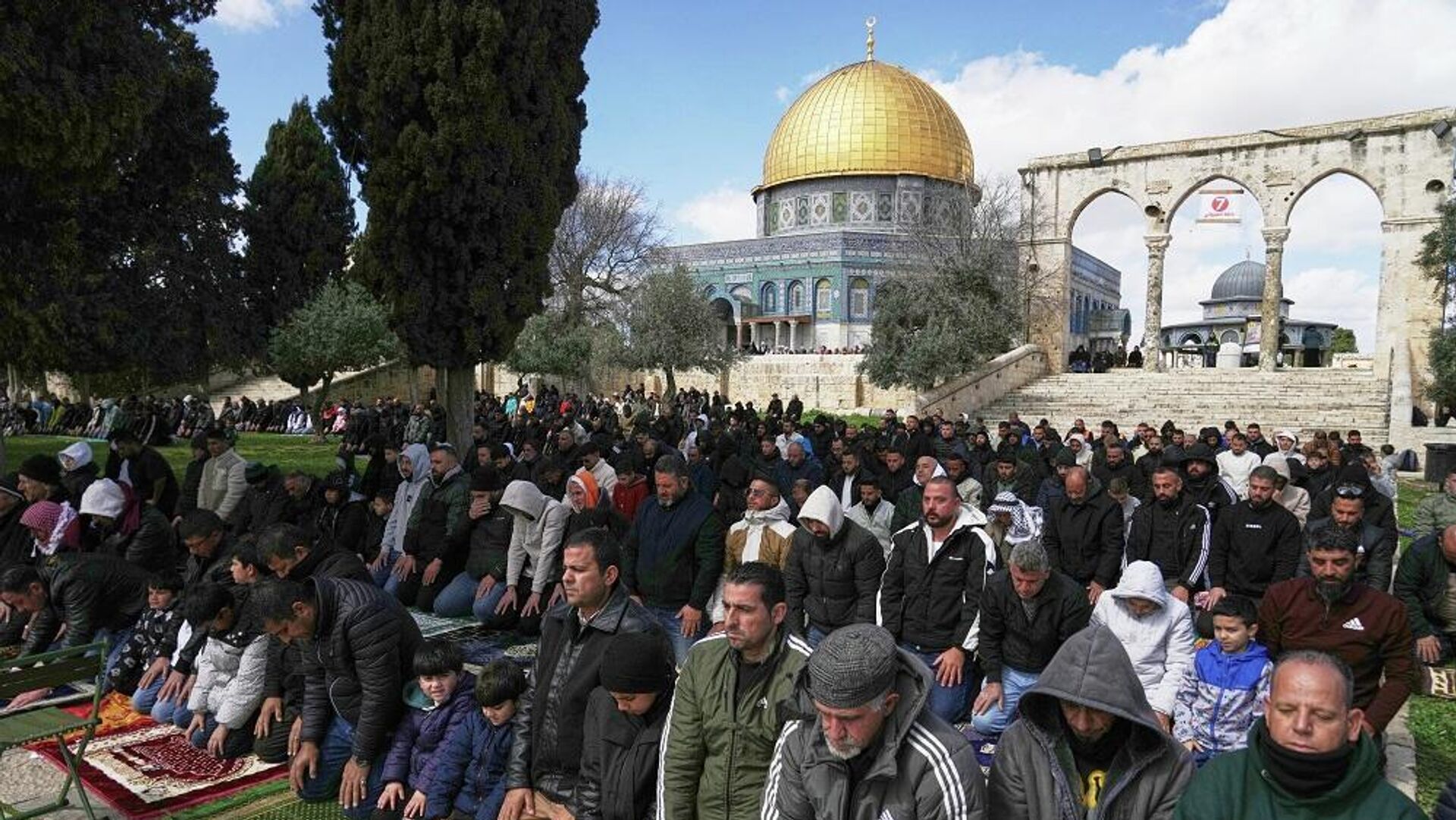 محافظة القدس: منع بطريرك اللاتين من دخول “القيامة” وحصار “الأقصى” ضمن مخطط التهويد