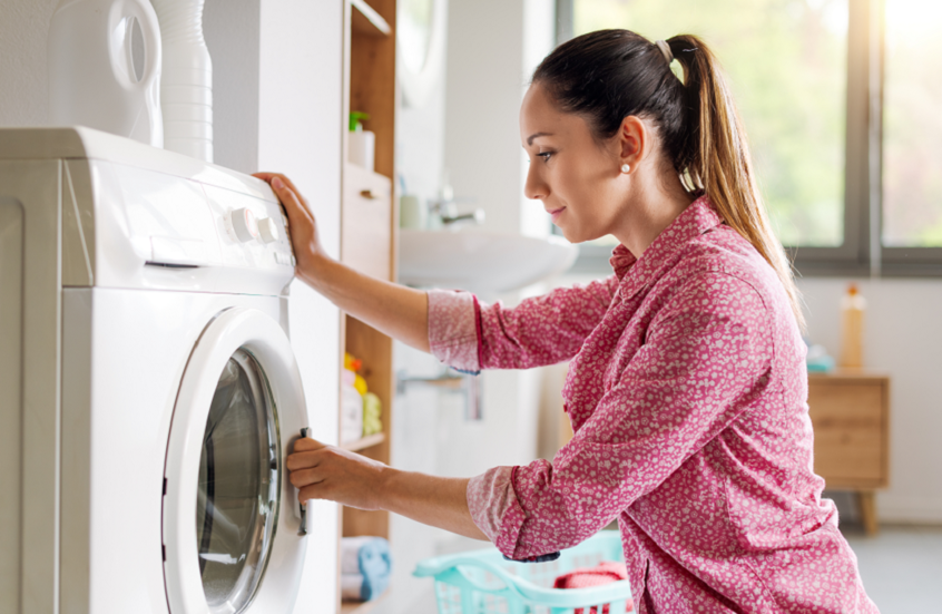 لماذا لا ينبغي إغلاق باب الغسالة بعد انتهاء الغسيل؟