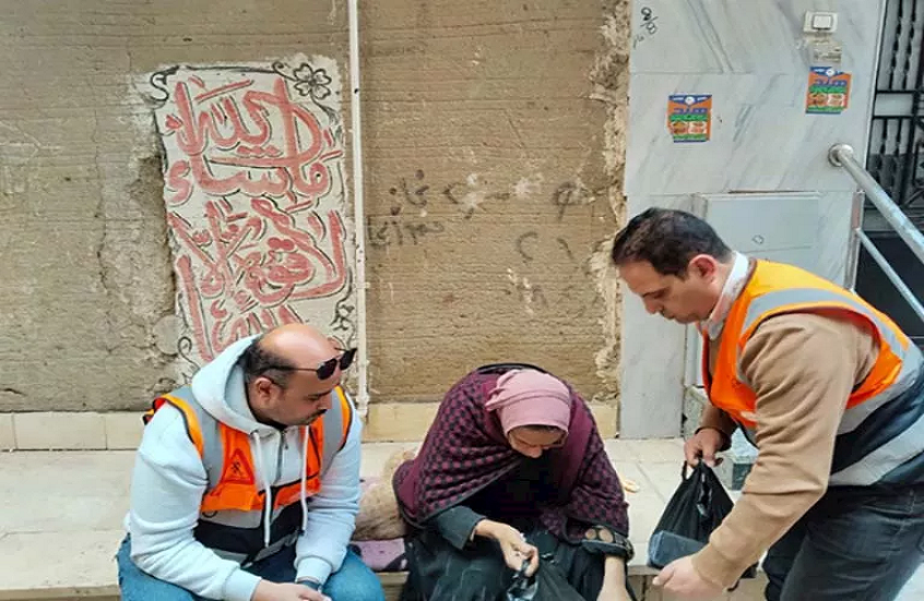 من الشارع لقصر الرئاسة.. الرئيس المصري يلتقي مهندسة نووية بعد قصة صادمة