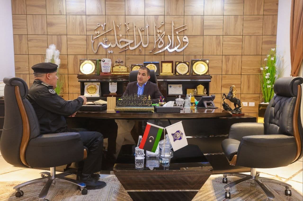 أبوزريبة يبحث مع مدير أمن مرزق احتياجات المديرية وآليات دعم الأداء الأمني