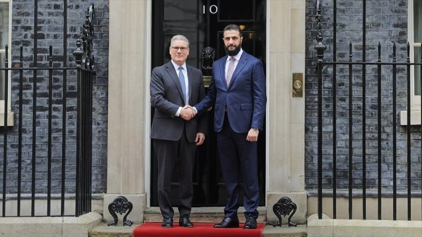 لندن.. الشرع يصل مقر الحكومة البريطانية للقاء ستارمر