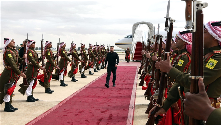 زيلينسكي يصل الأردن ضمن جولة في المنطقة