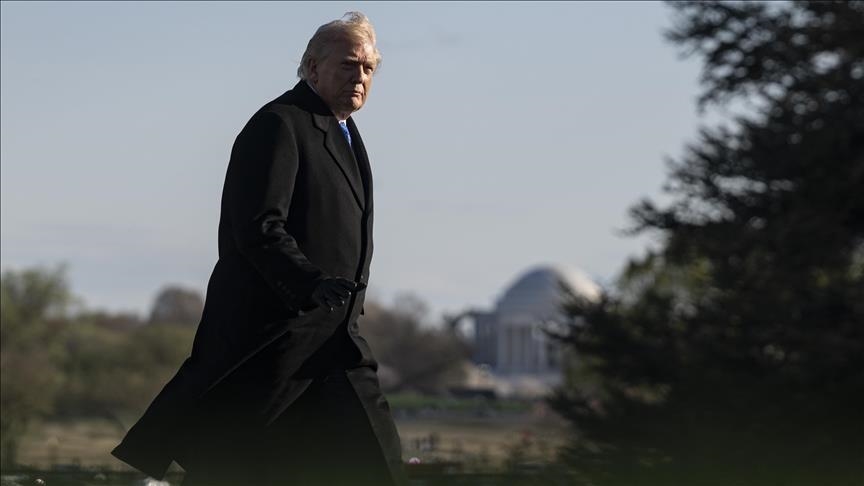 ترامب يهدد بتدمير جزيرة “خارك” ومنشآت الطاقة بإيران حال عدم الاتفاق