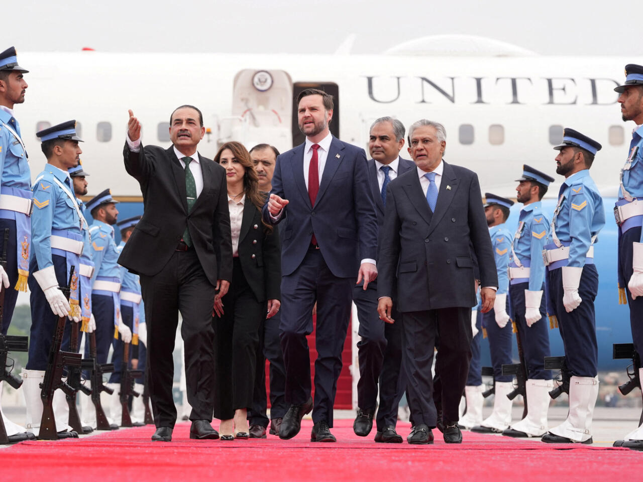 برئاسة فانس.. الوفد الأمريكي يصل باكستان للتفاوض مع إيران