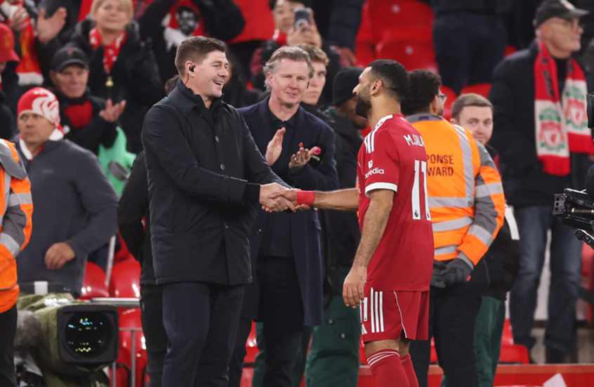 “سيواصل اللعب في أوروبا”.. جيرارد يكشف تفاصيل إقناعه صلاح بعدم الرحيل عن ليفربول وسط الخلافات