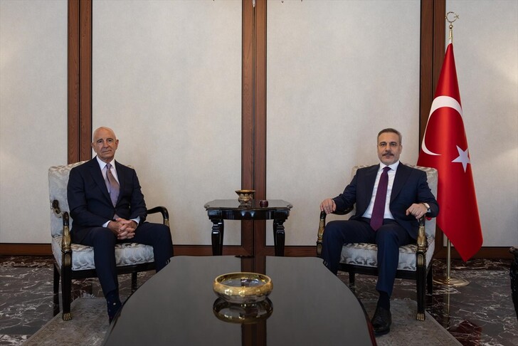 وزير الخارجية التركي يستقبل توماس باراك