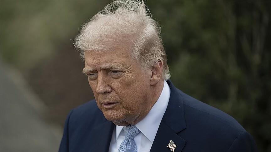 سيناتور أمريكي: تهديدات ترامب لإيران جريمة حرب واضحة