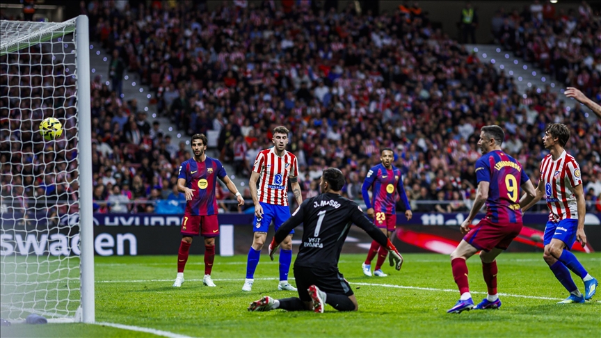 برشلونة يحسم لقاء القمة أمام أتلتيكو مدريد في الدوري الإسباني