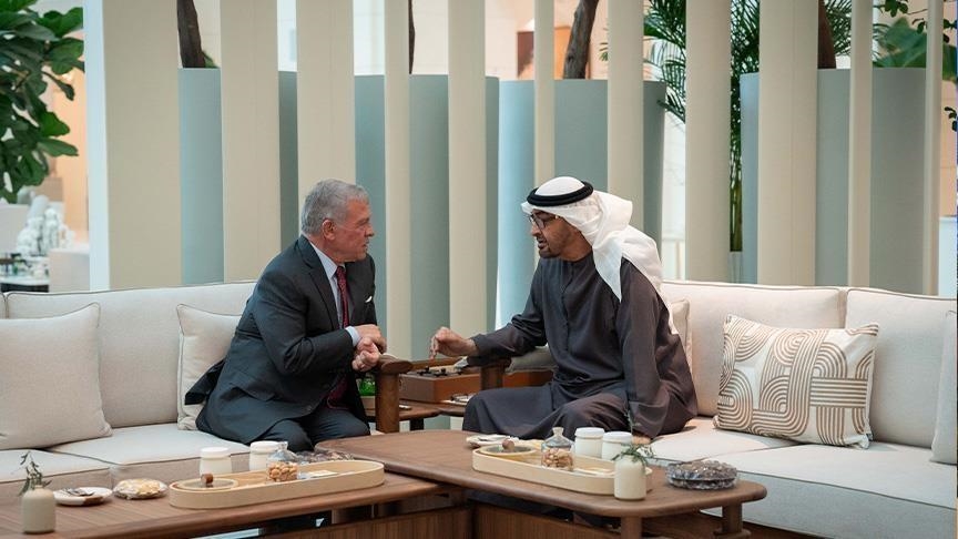 عاهل الأردن والرئيس الإماراتي يبحثان سبل خفض التصعيد بالمنطقة