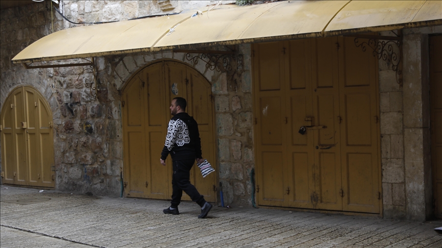 تنديدا بـ”إعدام أسرى”.. إضراب عام يشل الحياة في الضفة الغربية